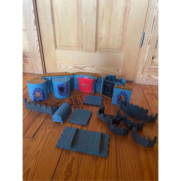 Fisher Price Imaginext Medieval Battle Castle Playset - Picture 2 of 6